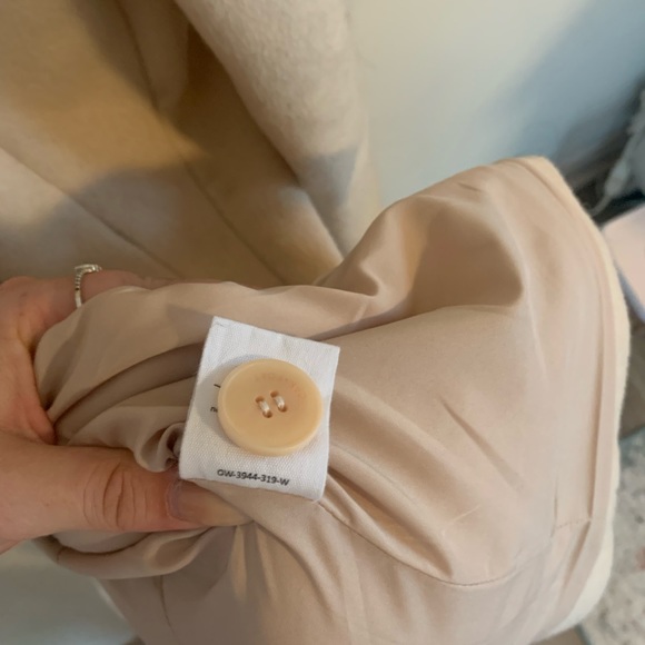 New with taggs beautil coat perfect for fall. - Picture 5 of 5